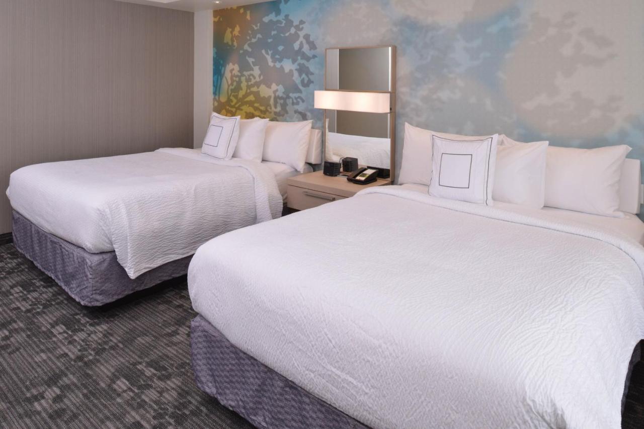 Courtyard By Marriott Boston Littleton Hotel Exterior photo