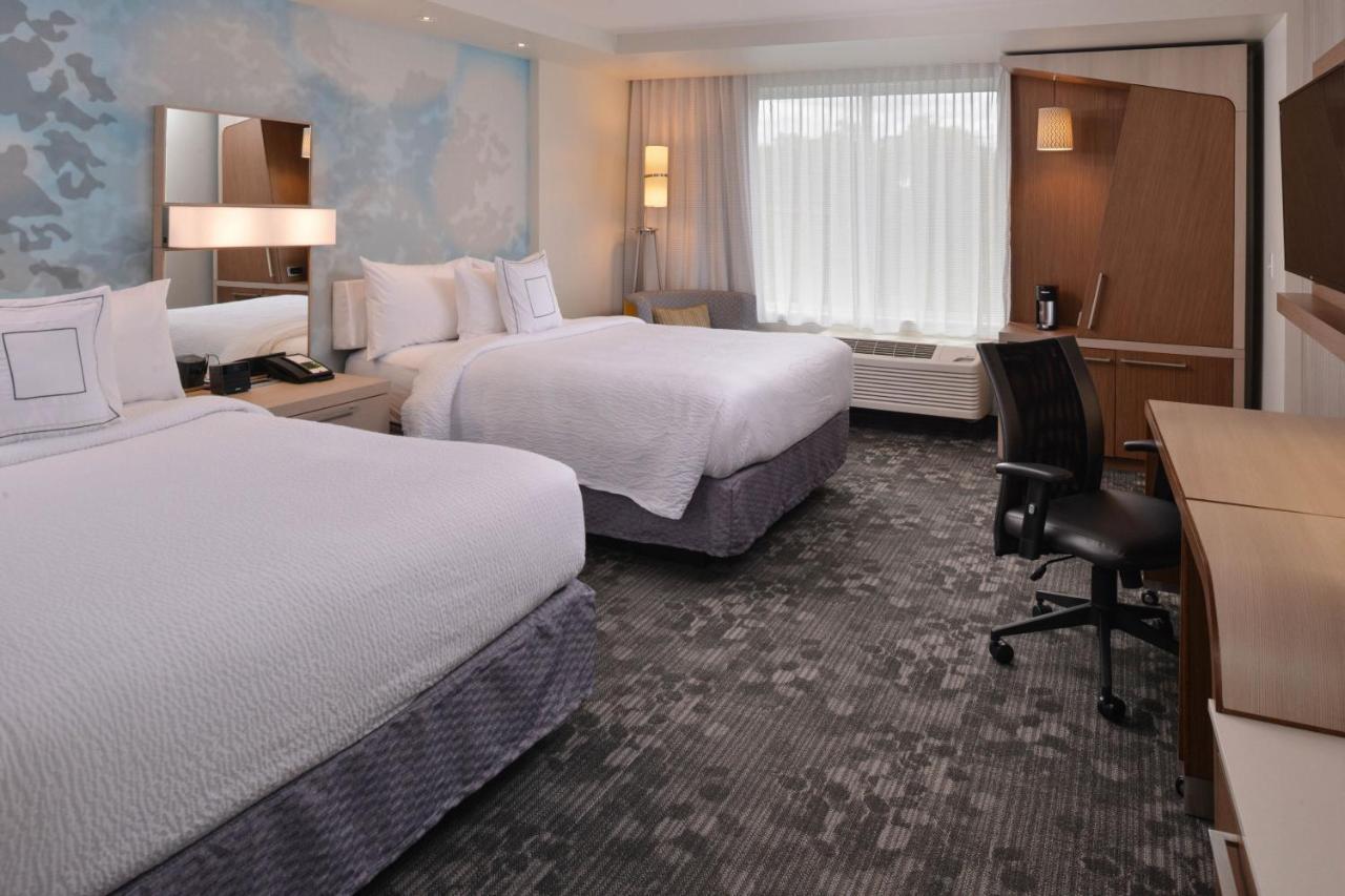 Courtyard By Marriott Boston Littleton Hotel Exterior photo