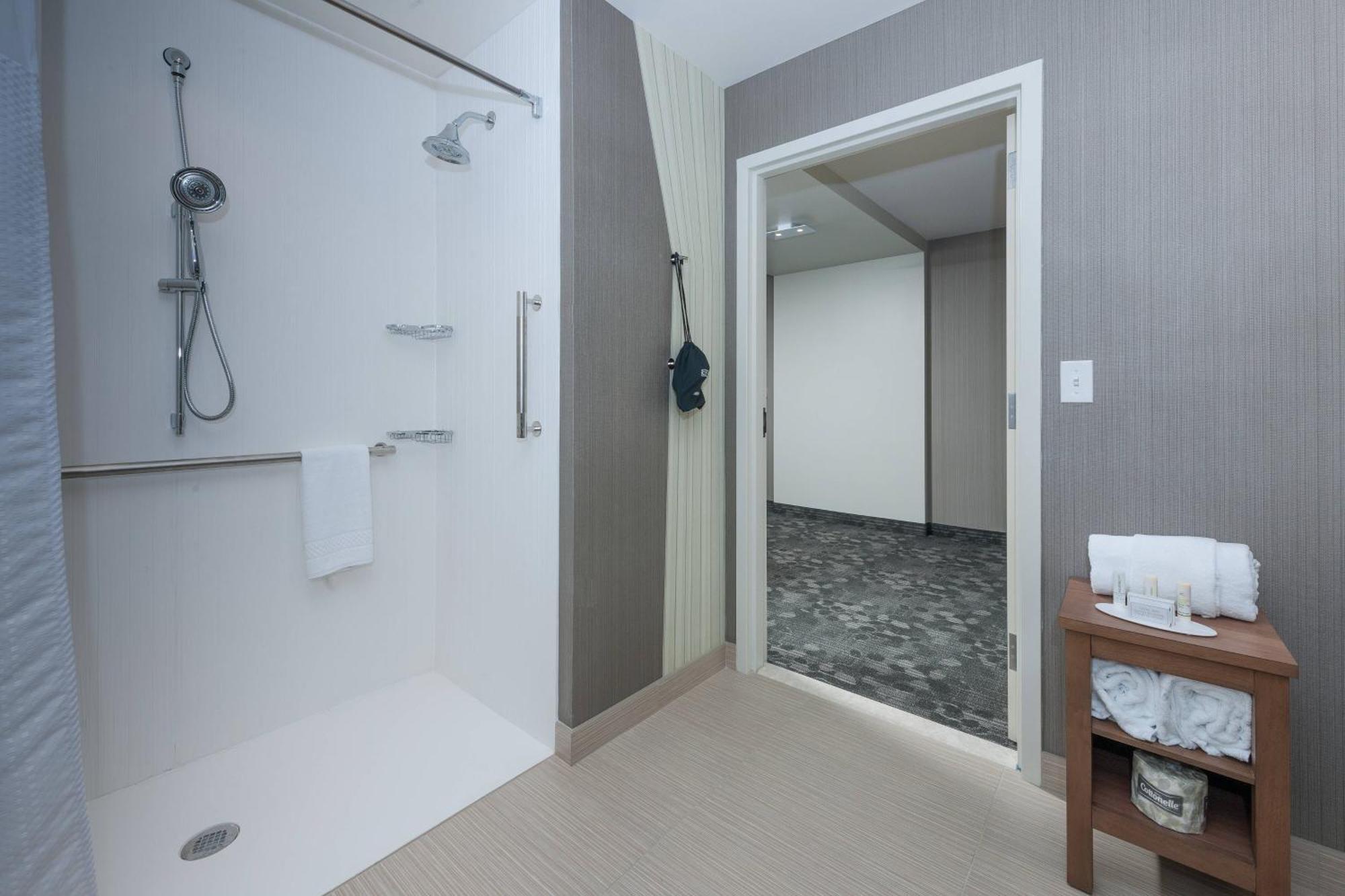 Courtyard By Marriott Boston Littleton Hotel Exterior photo