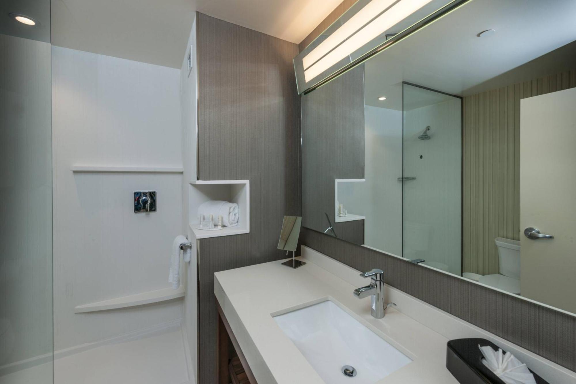 Courtyard By Marriott Boston Littleton Hotel Exterior photo