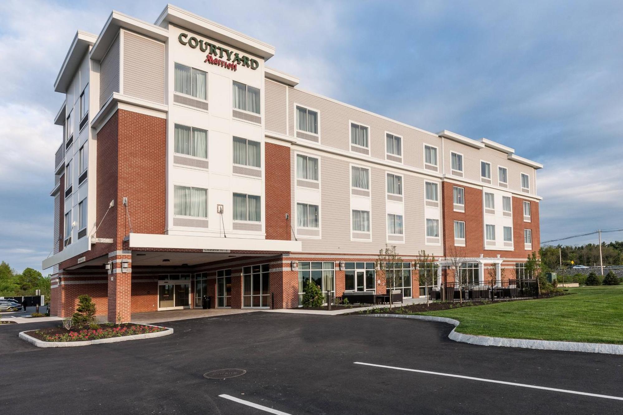 Courtyard By Marriott Boston Littleton Hotel Exterior photo