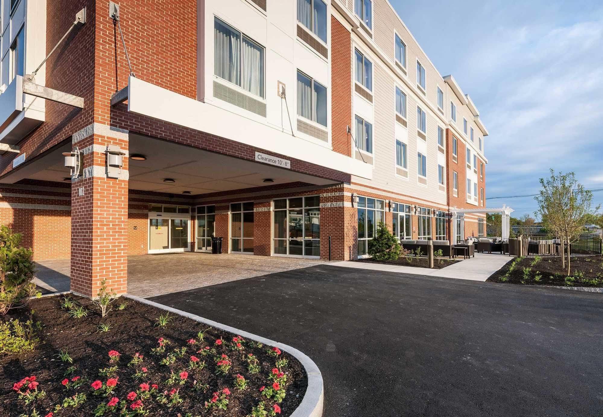 Courtyard By Marriott Boston Littleton Hotel Exterior photo