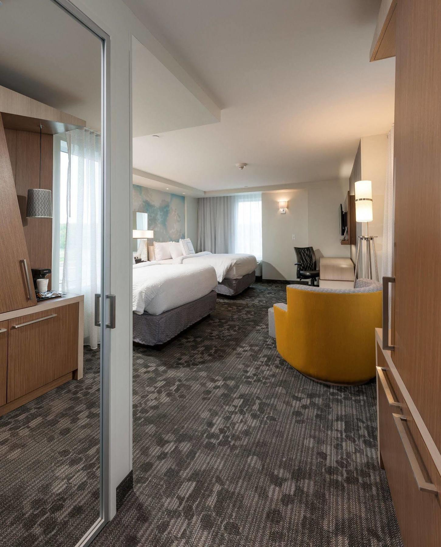 Courtyard By Marriott Boston Littleton Hotel Exterior photo