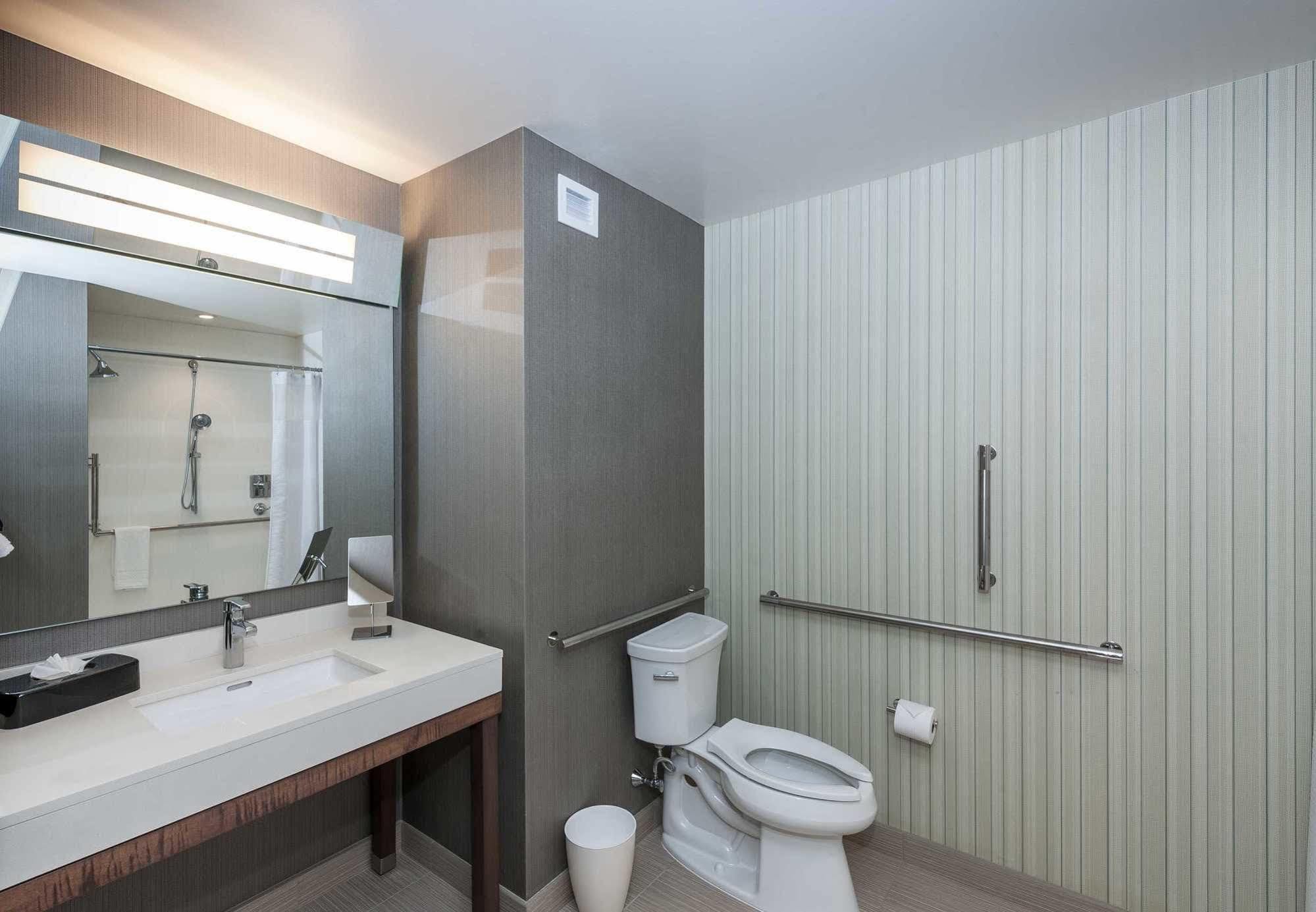 Courtyard By Marriott Boston Littleton Hotel Exterior photo